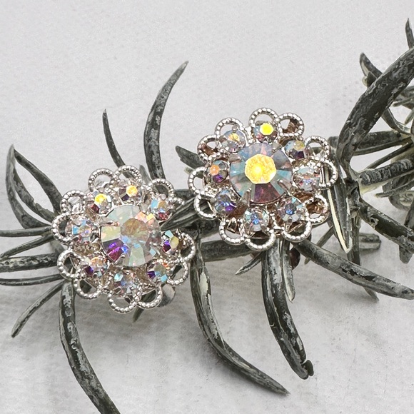 Clip-on Earrings. Last one - Picture 3 of 9